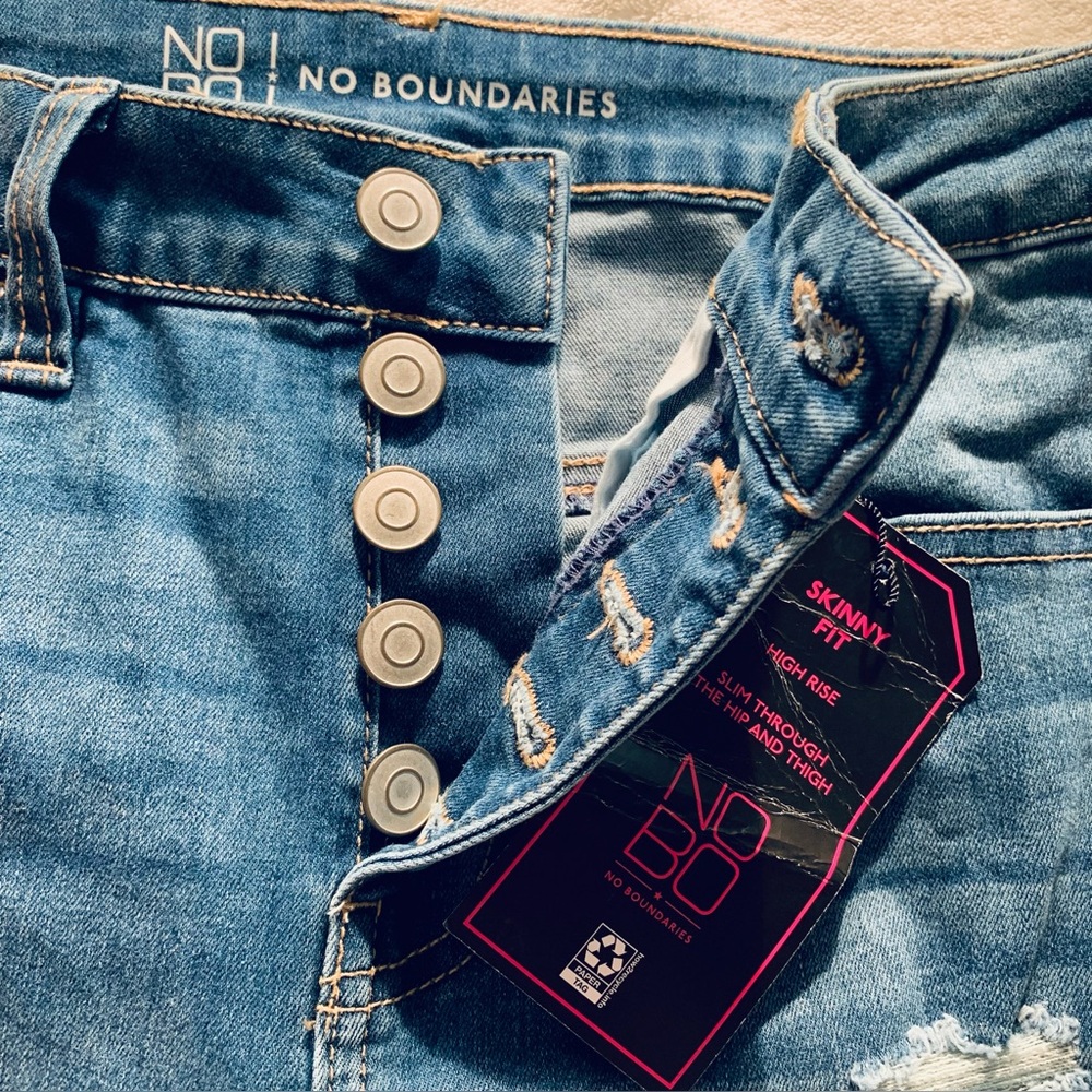 No Boundaries Skinny fit Distressed High rise slim tall Jeans  sz 5